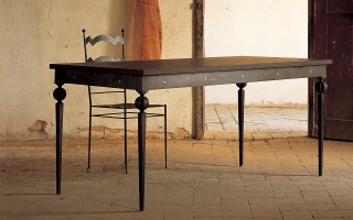 Tavolo in ferro e legno