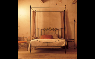 Ziro iron bed canopy